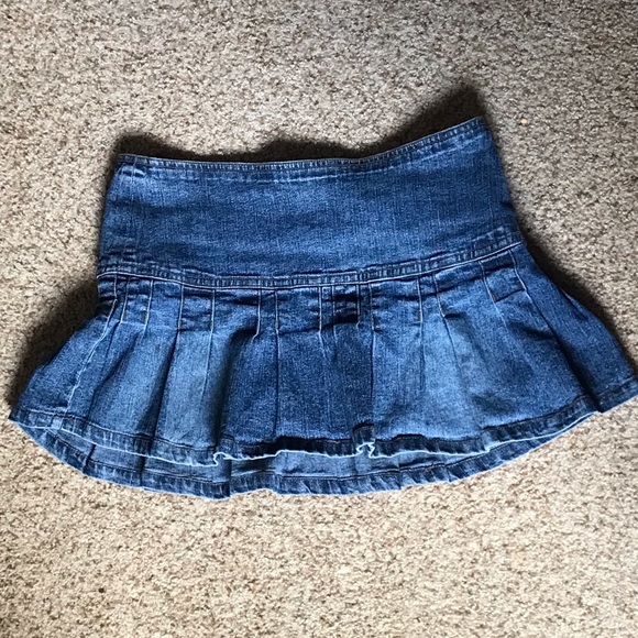 Denim pleated miniskirt (size 1) - Picture 2 of 3